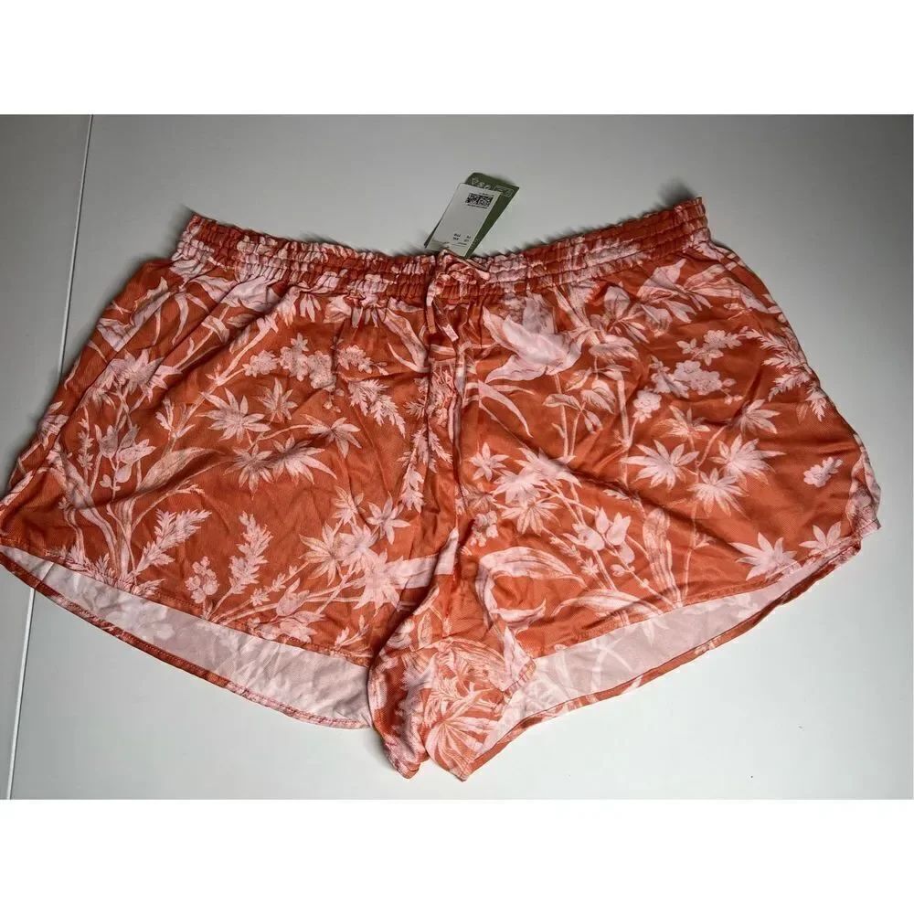 NWT H&M Women’s Shorts Floral print Size XXL